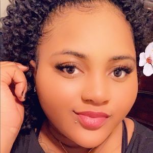 Meet your Posher, Michaelle